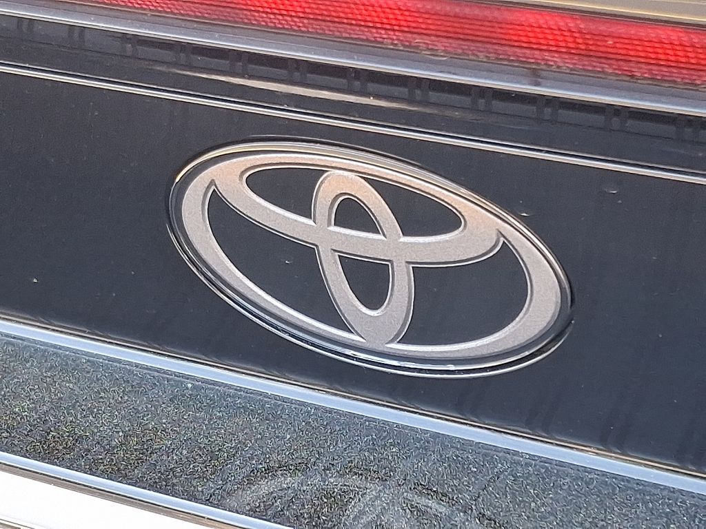 2024 Toyota Prius Prime Premium 18