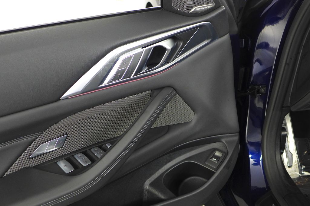 Thumbnail: 2025 BMW M4 - 13
