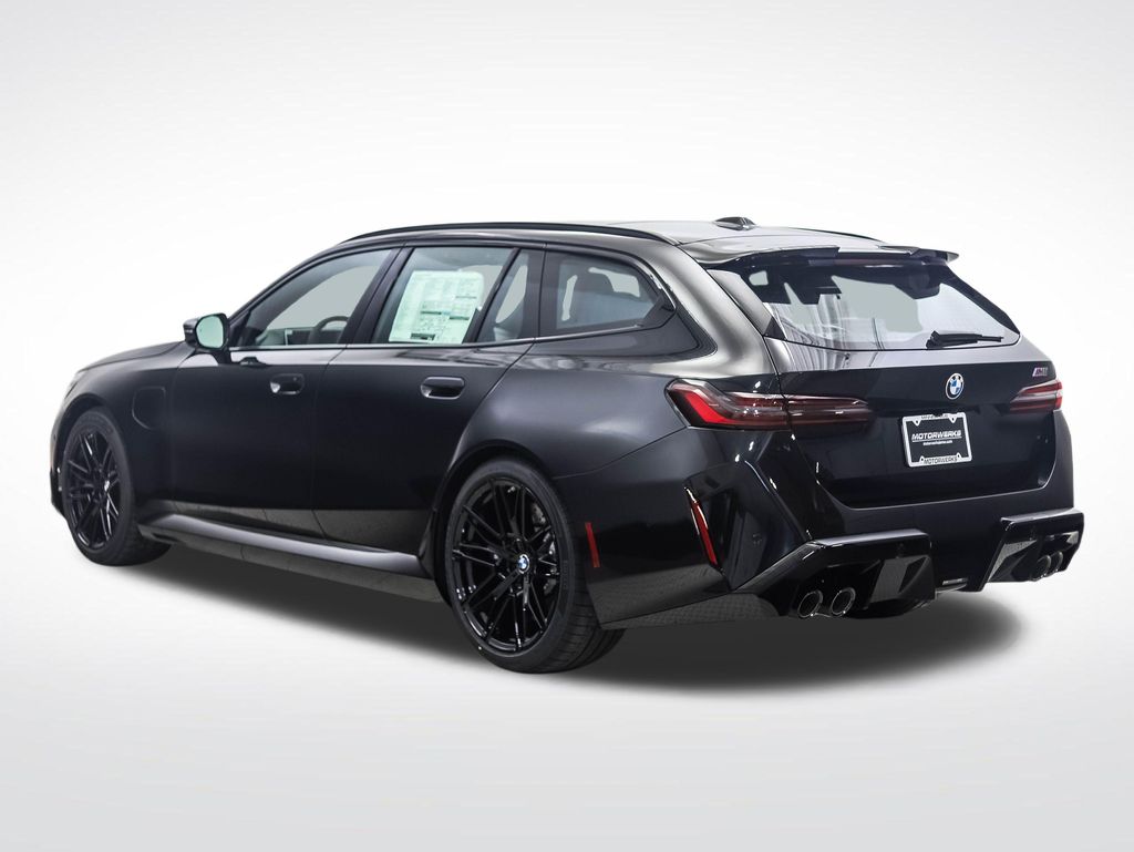 Thumbnail: 2027 BMW M5 - 4
