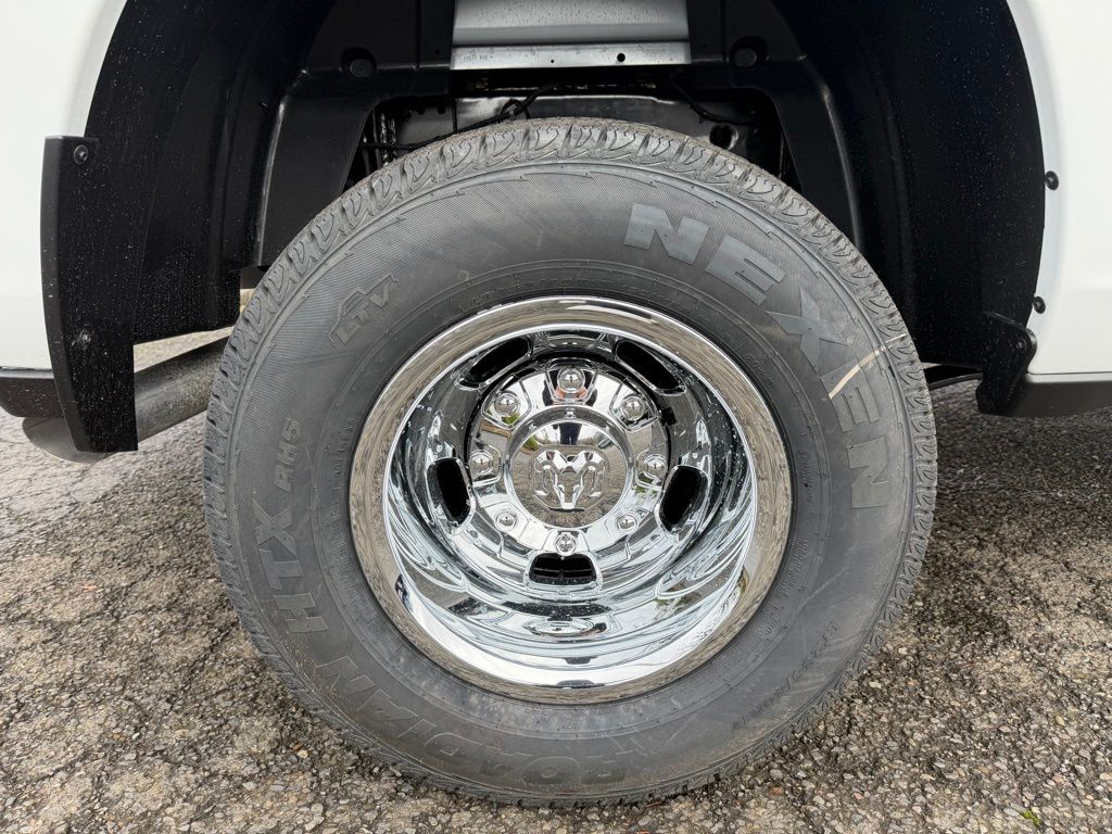 2026 RAM 3500 Tradesman - Photo 10