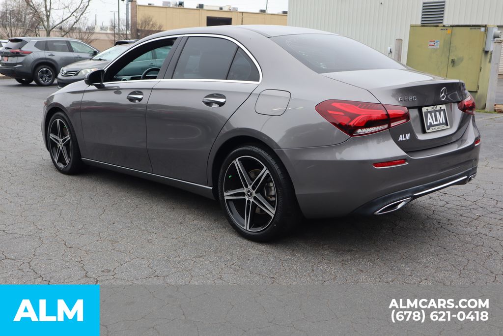 Used 2022 Gray Mercedes-Benz A 220 image 9
