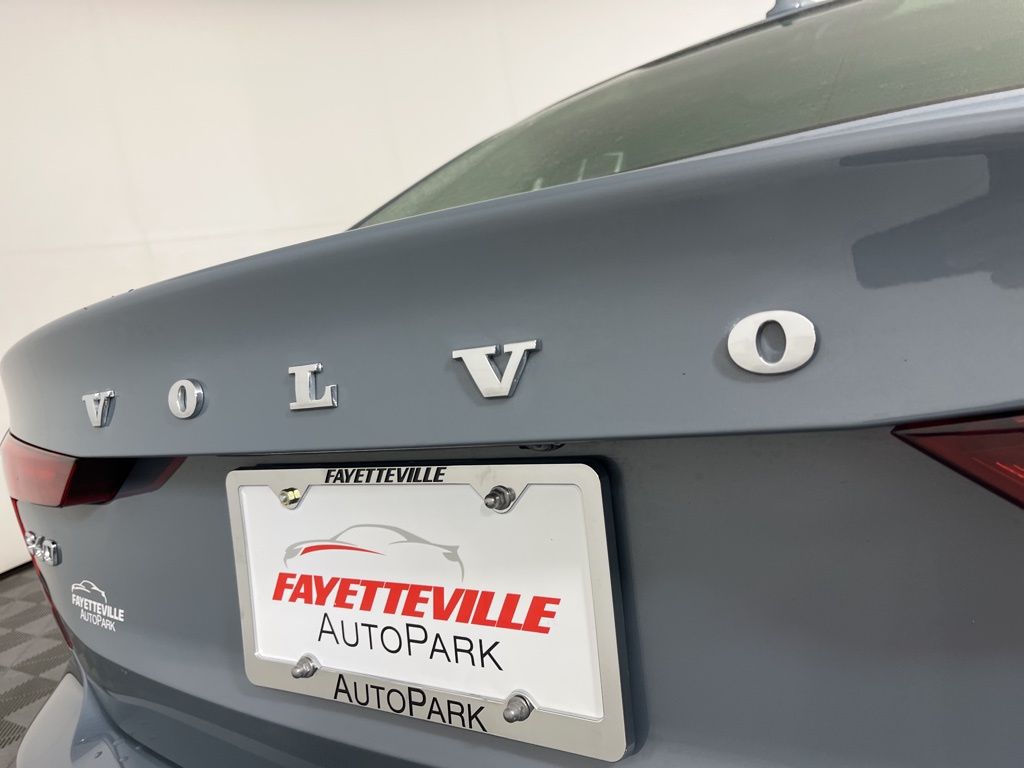 Thumbnail: 2024 Volvo S60 - 3