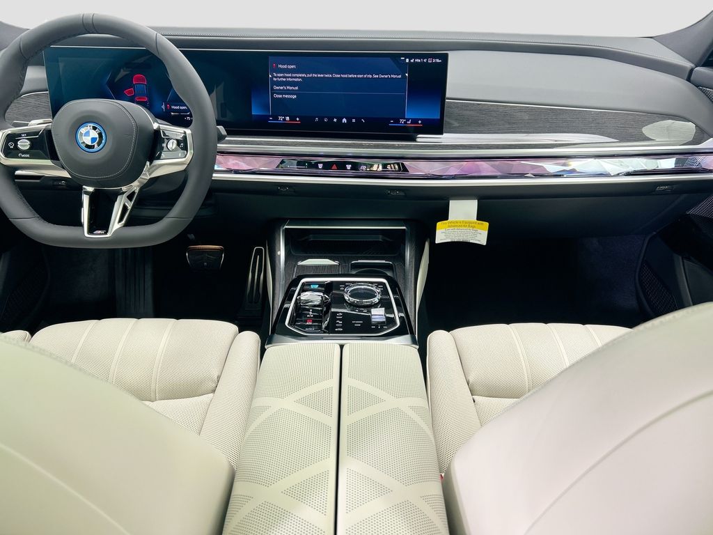 Thumbnail: 2026 BMW i7 - 13