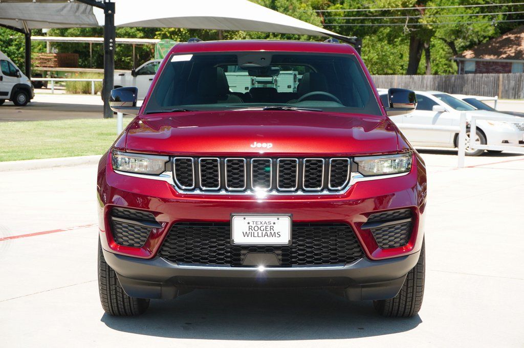 New Car 2025 Jeep Grand Cherokee  Laredo X For Sale Under $40,000 In Weatherford, Texas