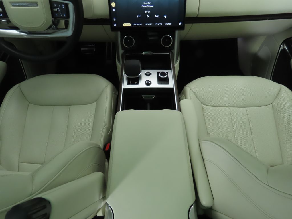 2023 Land Rover Range Rover SE 17