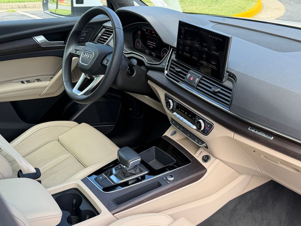 Thumbnail: 2023 Audi Q5 - 9