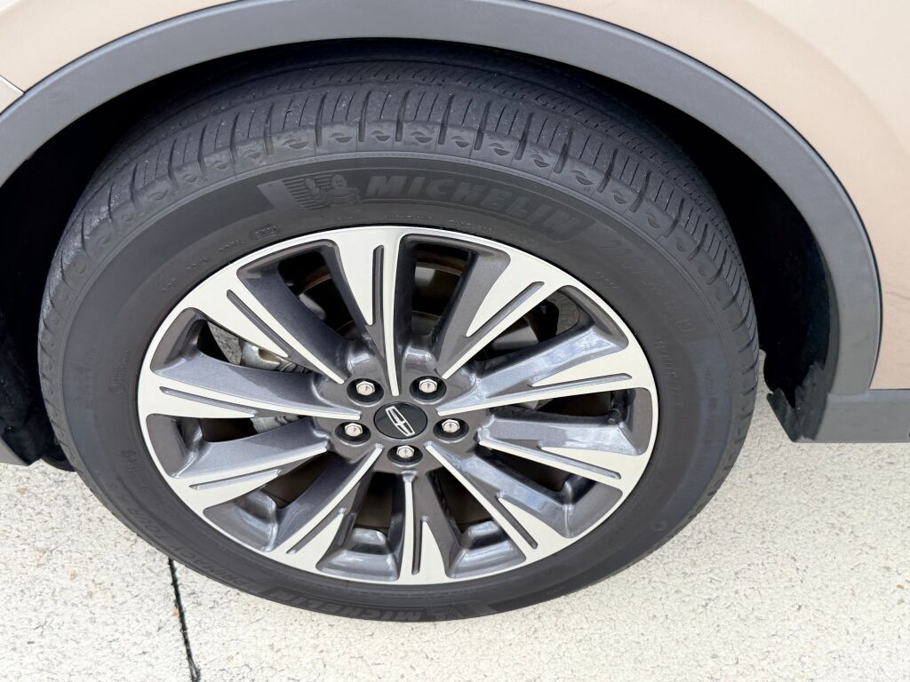 Thumbnail: 2020 Lincoln Corsair - 15