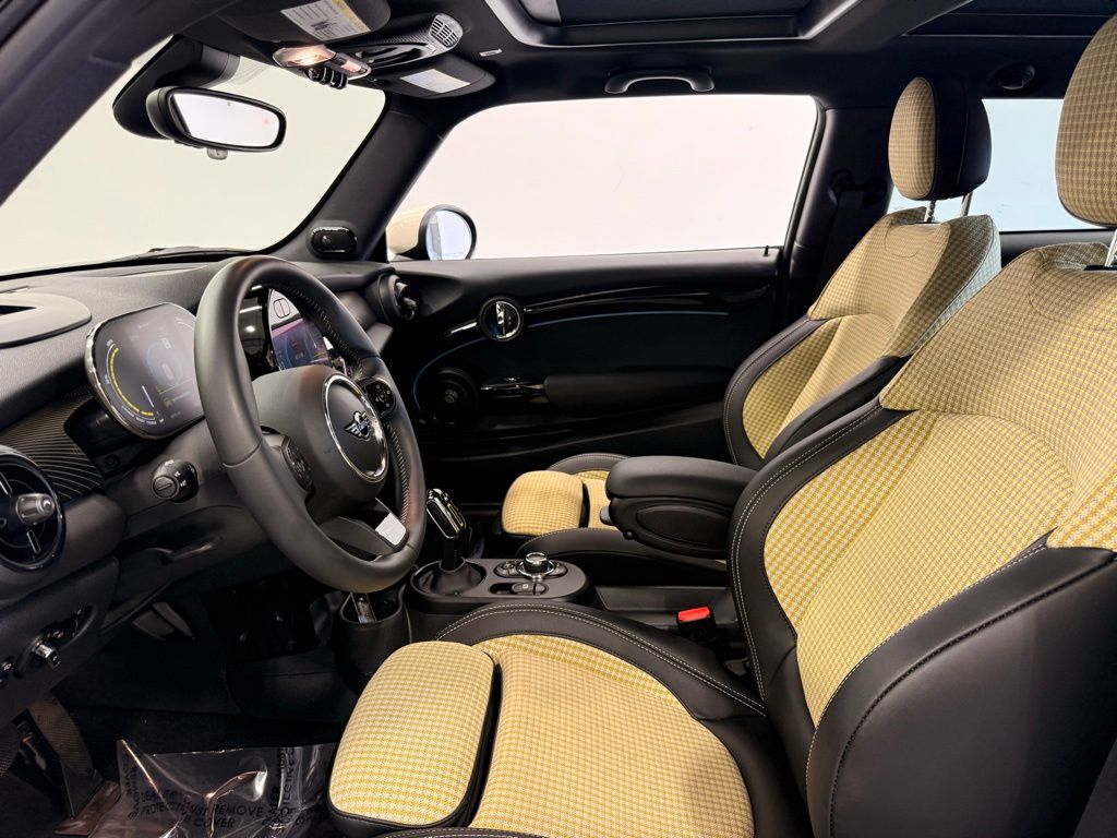 Thumbnail: 2023 MINI Cooper - 12