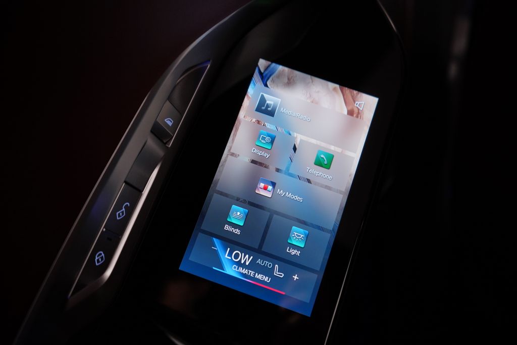 Thumbnail: 2025 BMW 7 Series - 14