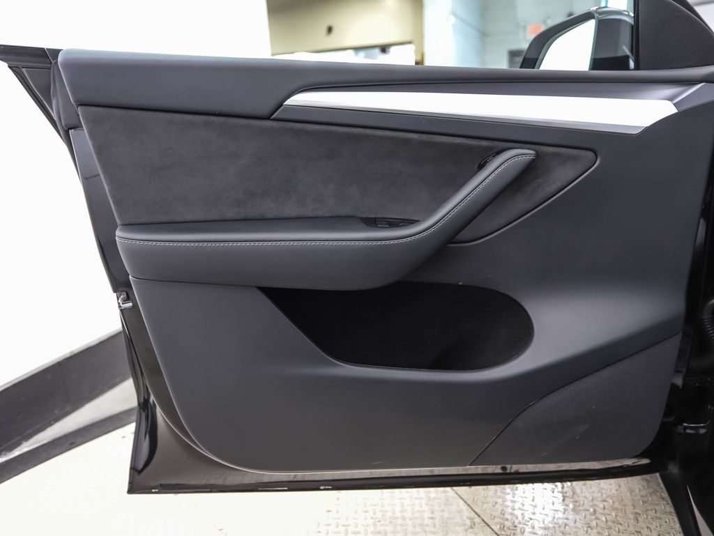 Thumbnail: 2024 Tesla Model Y - 9