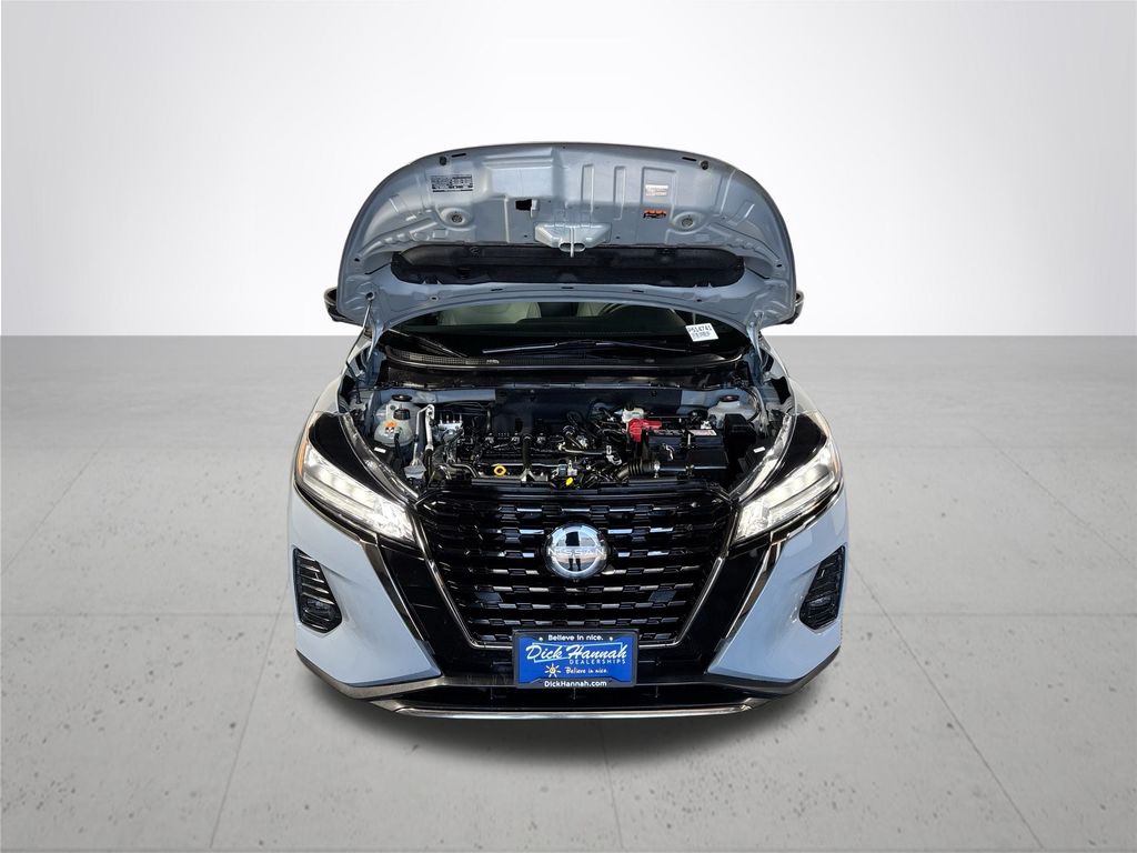 2023 Nissan Kicks SR