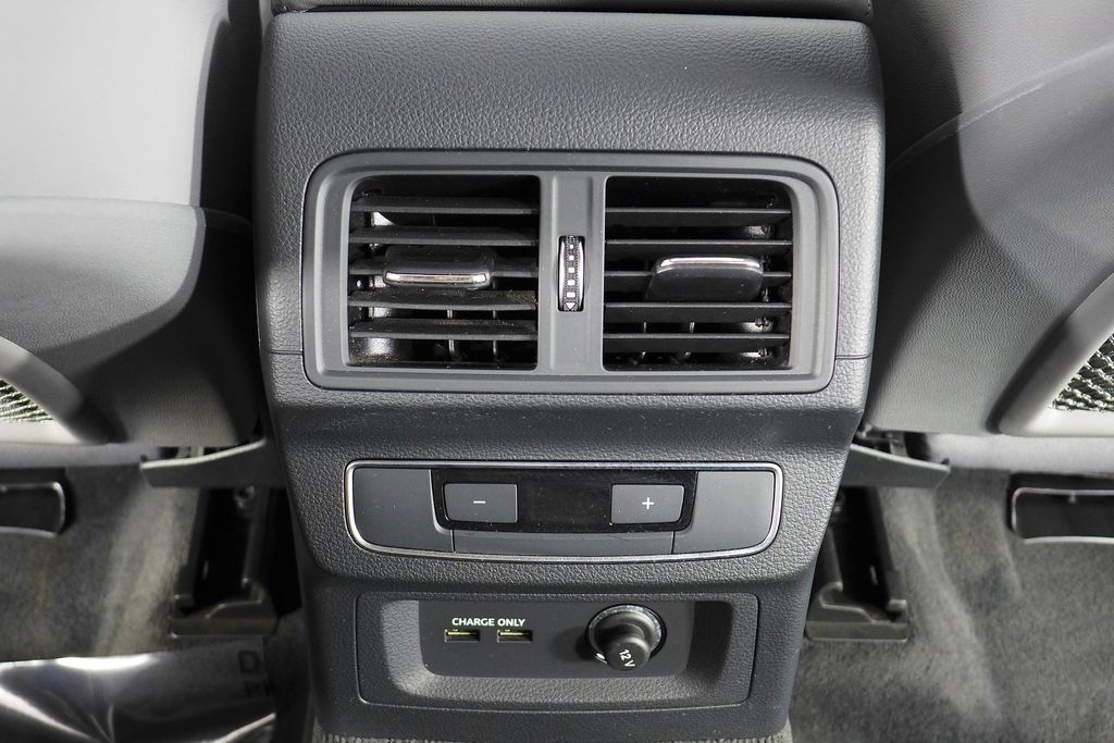 Thumbnail: 2022 Audi SQ5 - 24