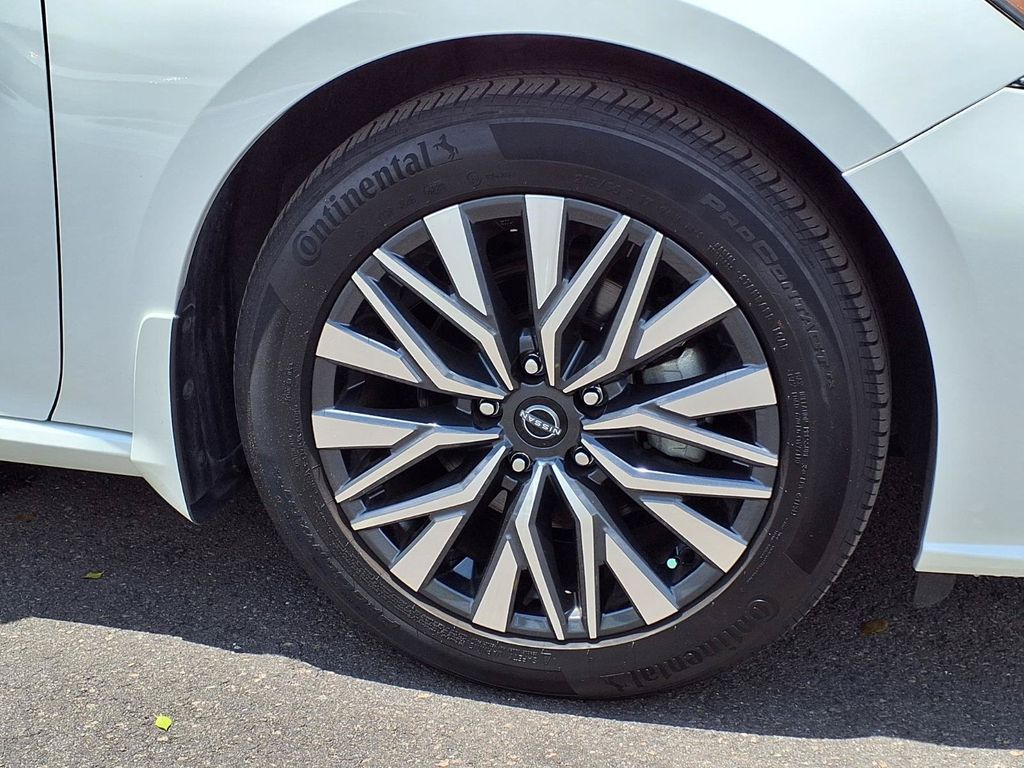 Used 2024 Nissan Altima Sedan
