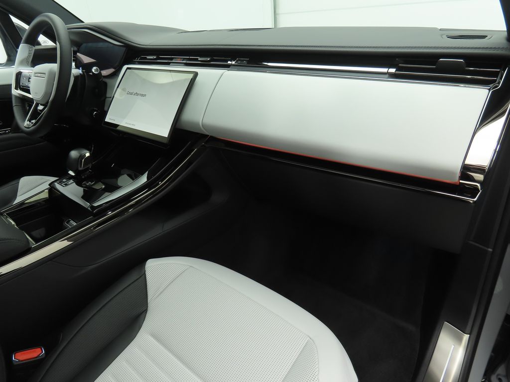 Thumbnail: 2025 Land Rover Range Rover Sport - 17