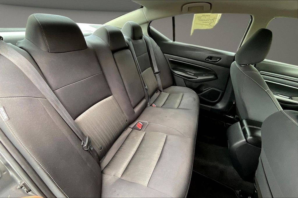 Used 2024 Nissan Altima Sedan