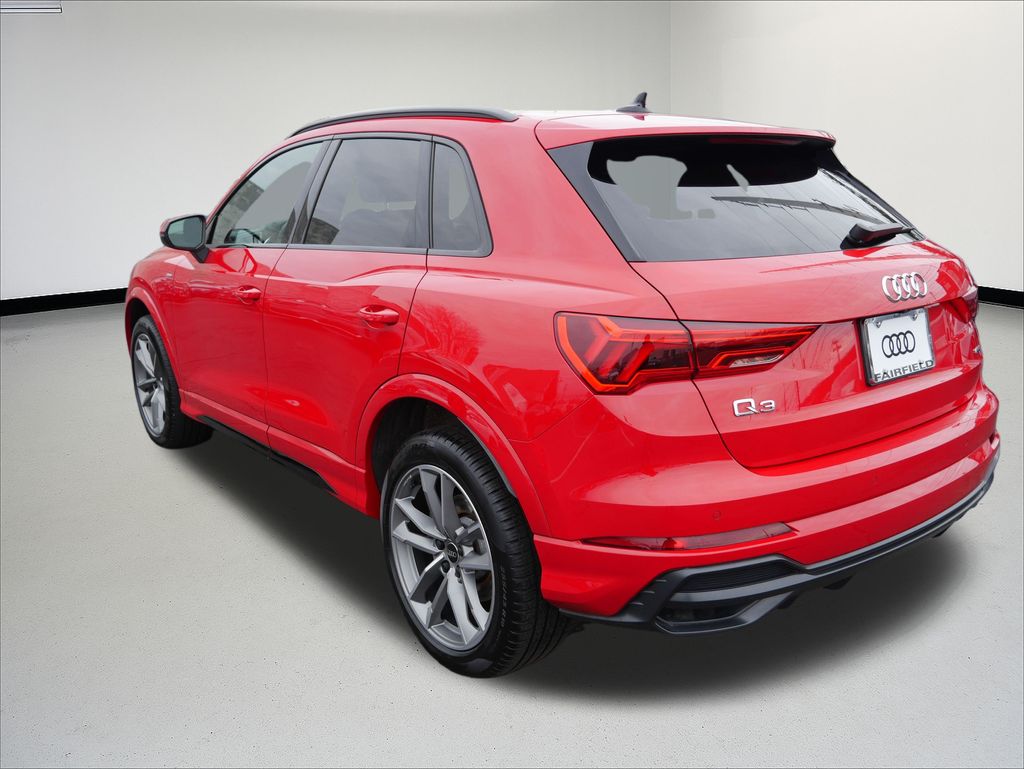 Thumbnail: 2022 Audi Q3 - 3