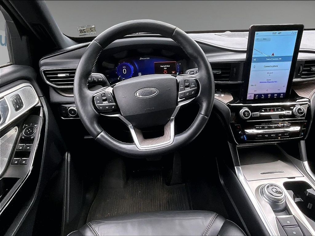 2022 Ford Explorer — photo 18
