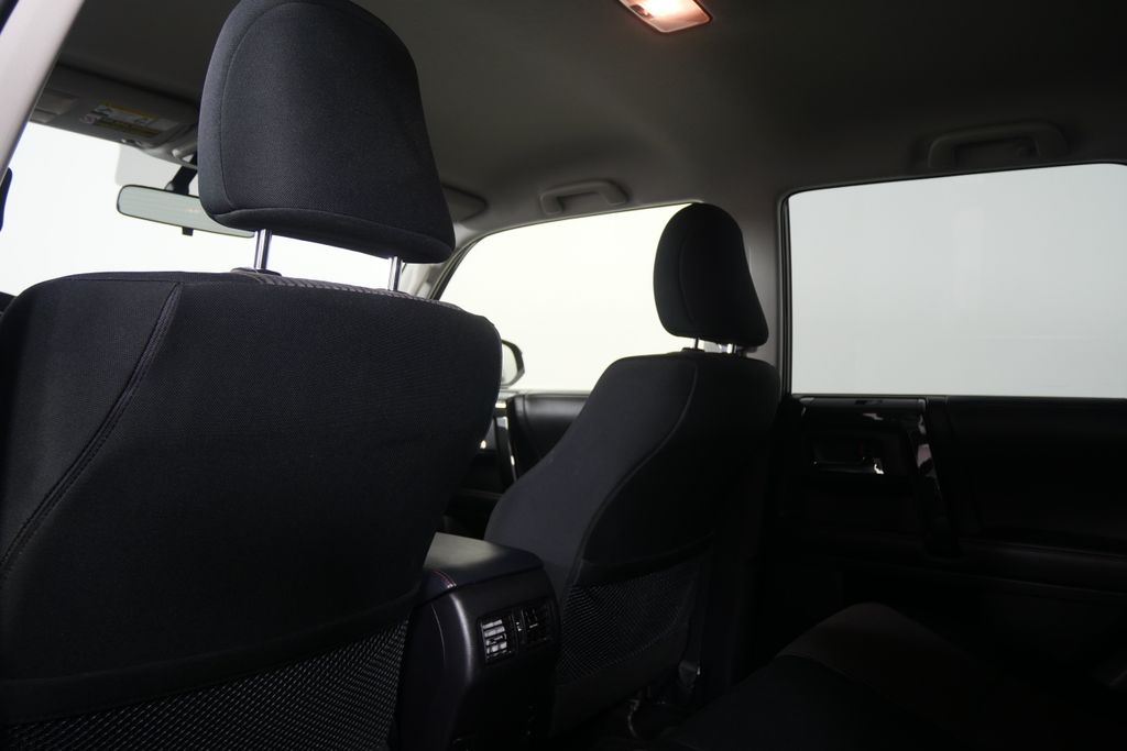 Thumbnail: 2014 Toyota 4Runner - 17