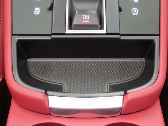 Thumbnail: 2026 Porsche Macan - 29