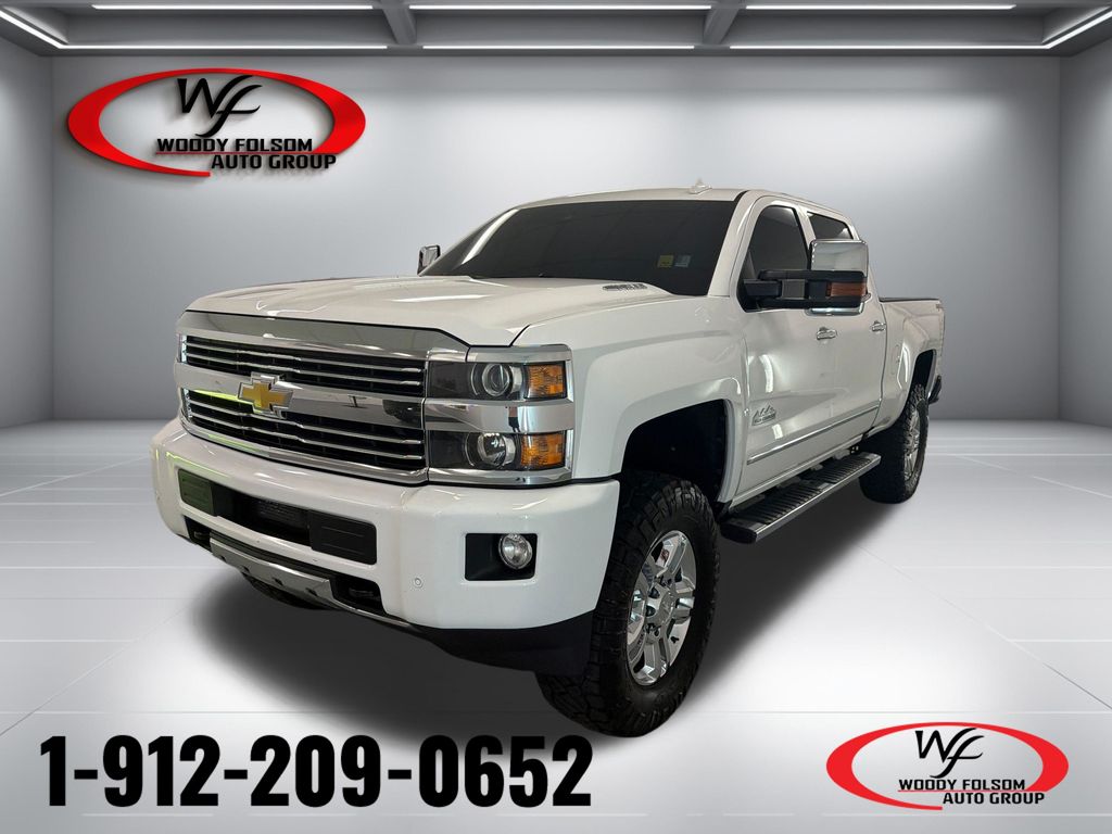 Summit White 2016 Chevrolet Silverado 2500HD Pickup Truck Four-Wheel Drive 6-Speed Automatic