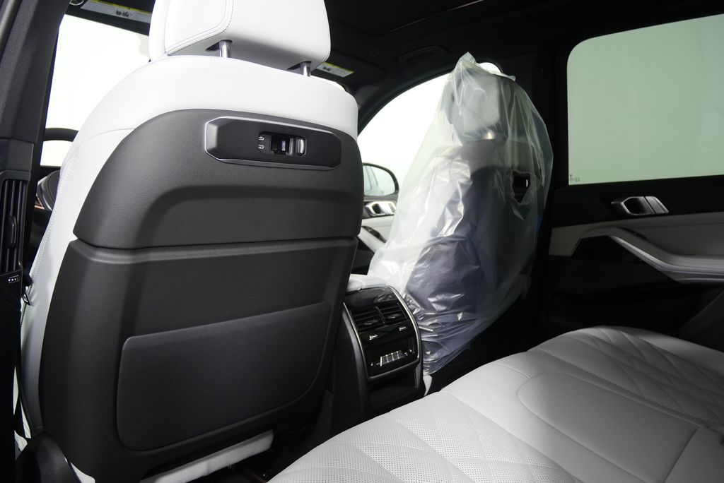 Thumbnail: 2026 BMW X5 - 17