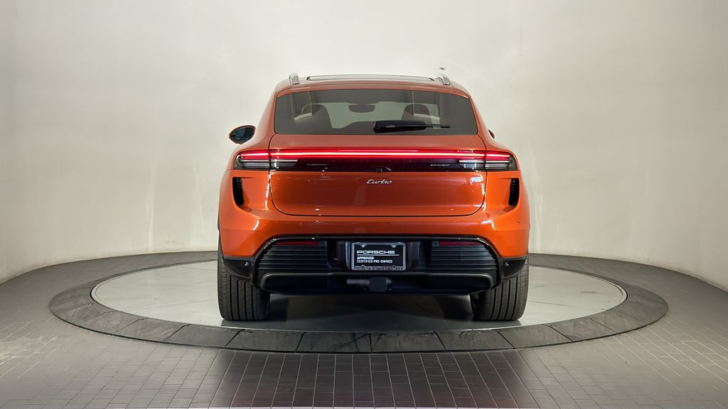 Thumbnail: 2024 Porsche Macan - 6