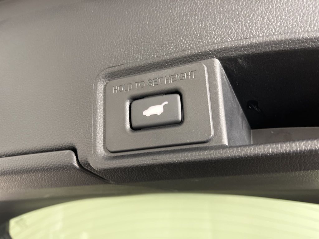 Thumbnail: 2025 Acura RDX - 21