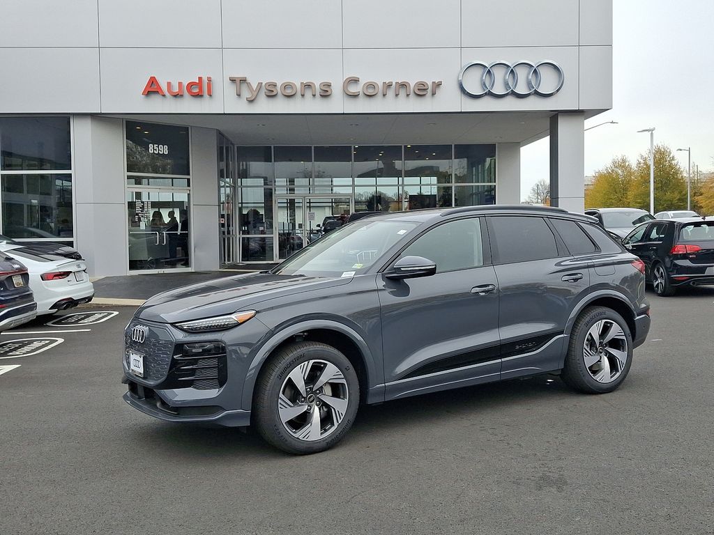 2025 Audi e-tron Premium -
                Vienna, VA