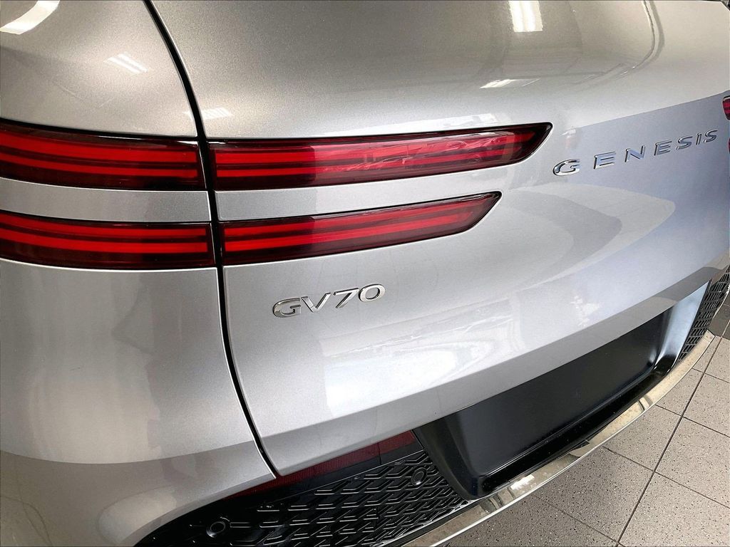 2025 Genesis GV70 — photo 27
