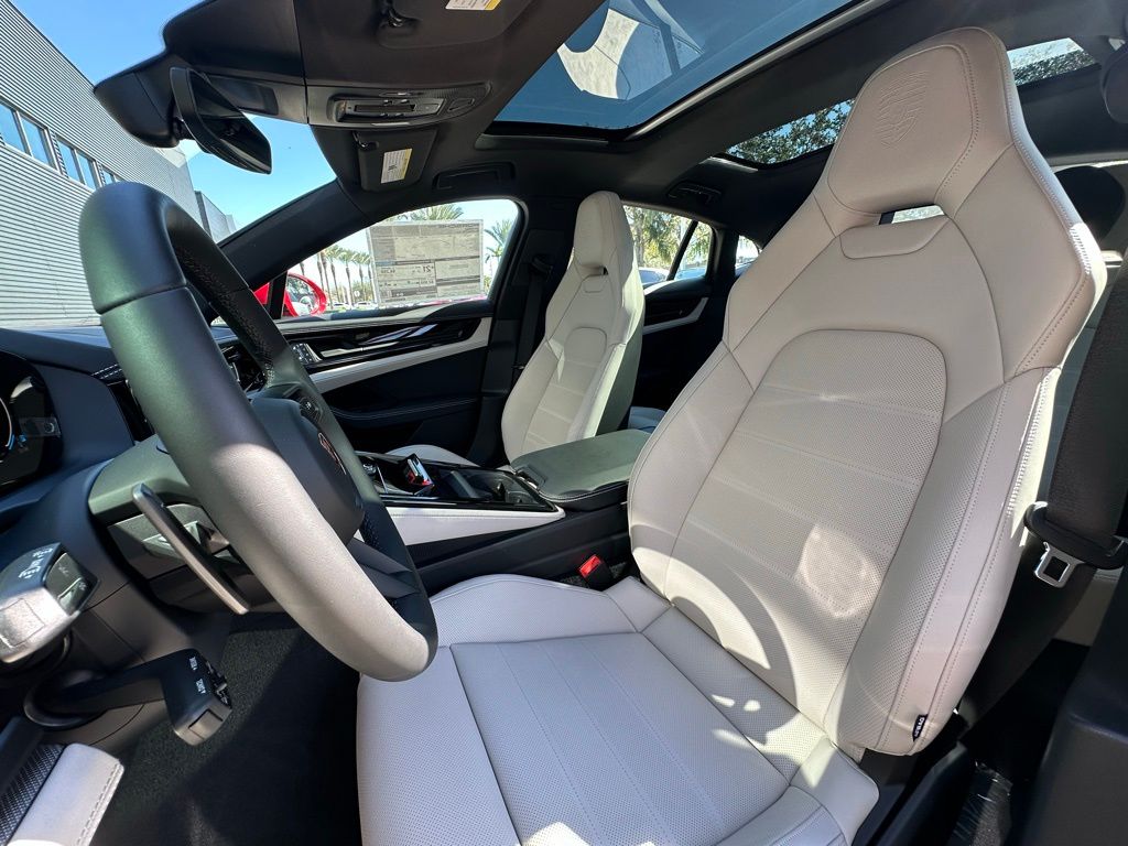 Thumbnail: 2026 Porsche Panamera - 5