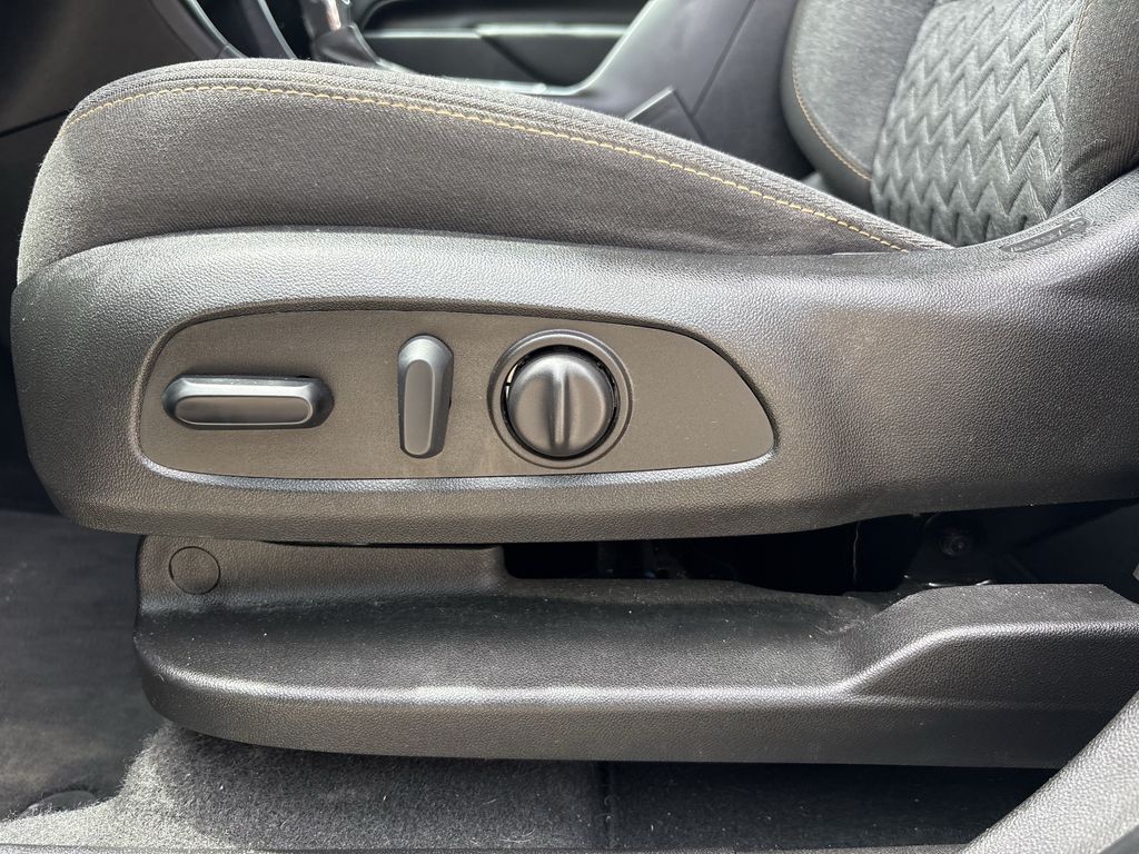 2022 Chevrolet Equinox LT Blue at AutoSavvy Houston Southwest