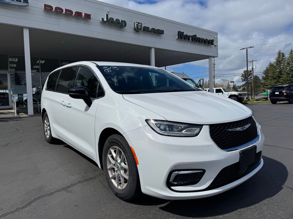 Bright White Clearcoat 2025 Chrysler Pacifica Select FWD Minivan Front-Wheel Drive 9-Speed Automatic