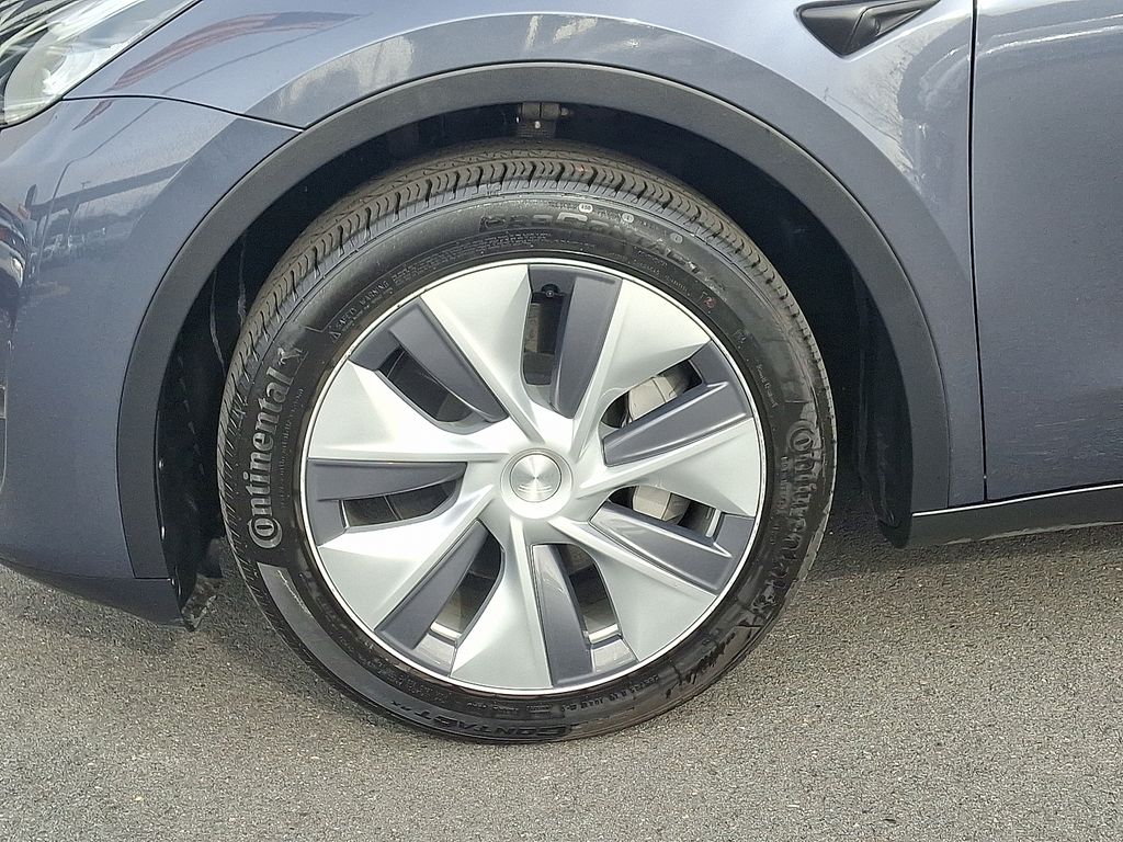 Thumbnail: 2023 Tesla Model Y - 8