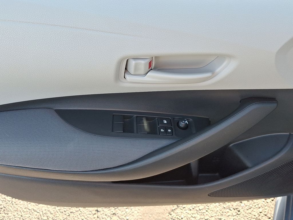 Thumbnail: 2022 Toyota Corolla - 13