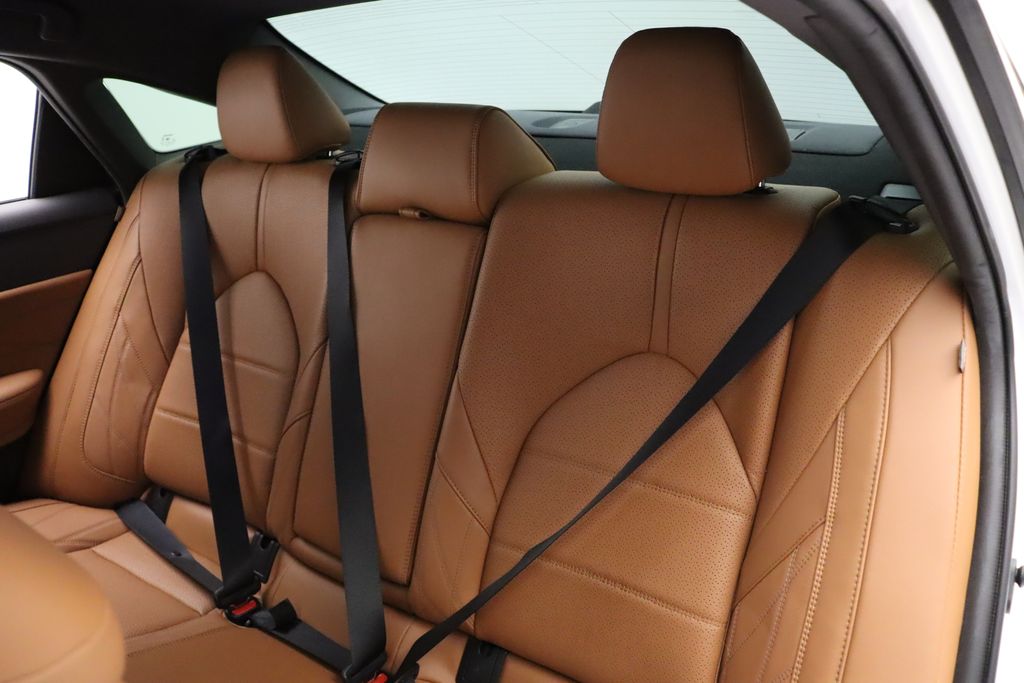 2020 Toyota Avalon Limited 18