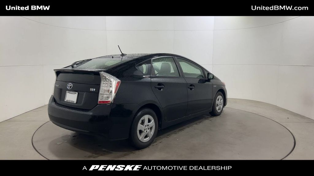 2011 Toyota Prius  8
