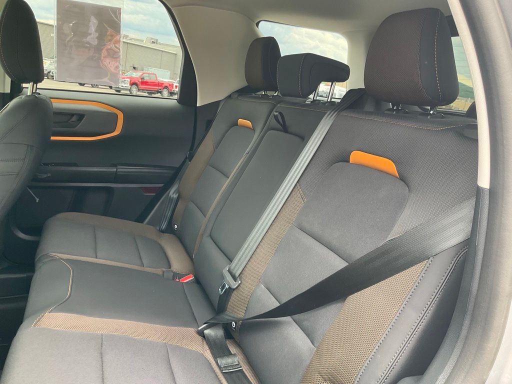 Used 2023 Silver Ford Badlands image 22