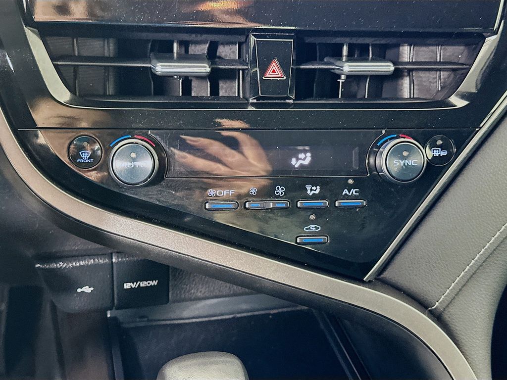 Thumbnail: 2022 Toyota Camry - 15