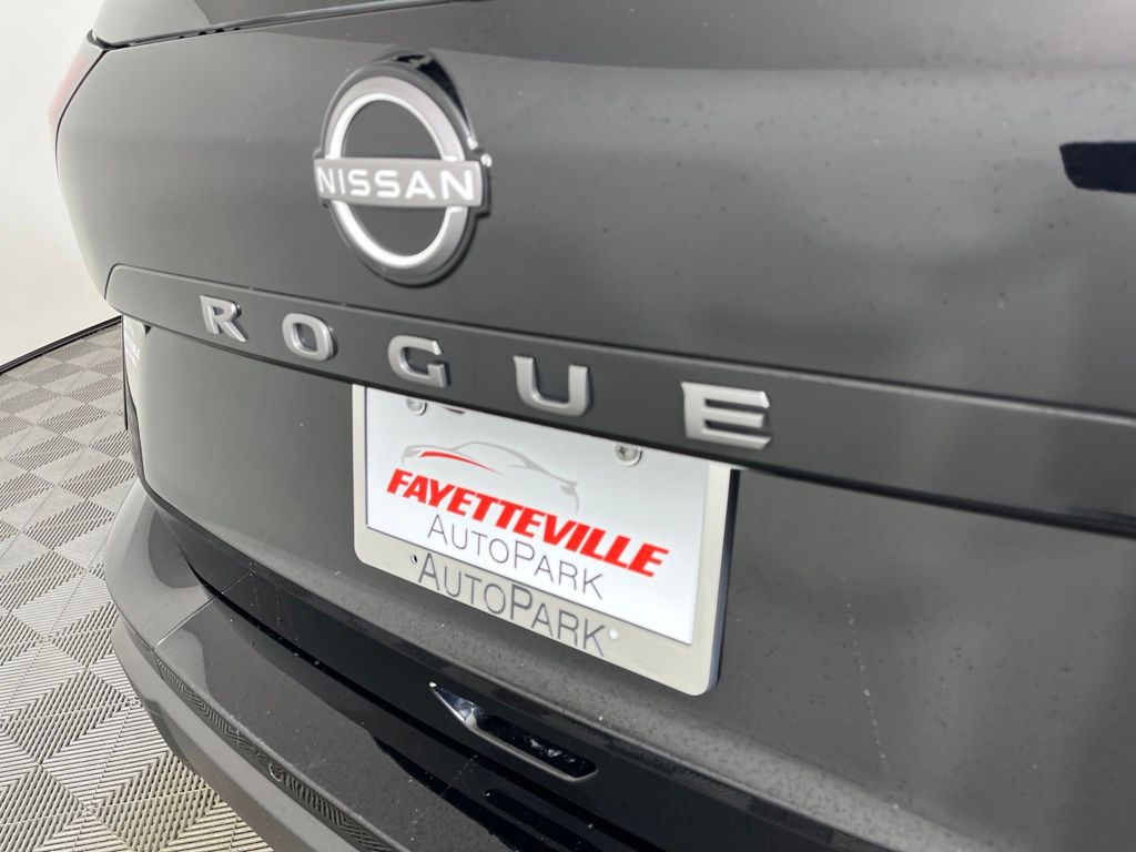 Thumbnail: 2025 Nissan Rogue - 4
