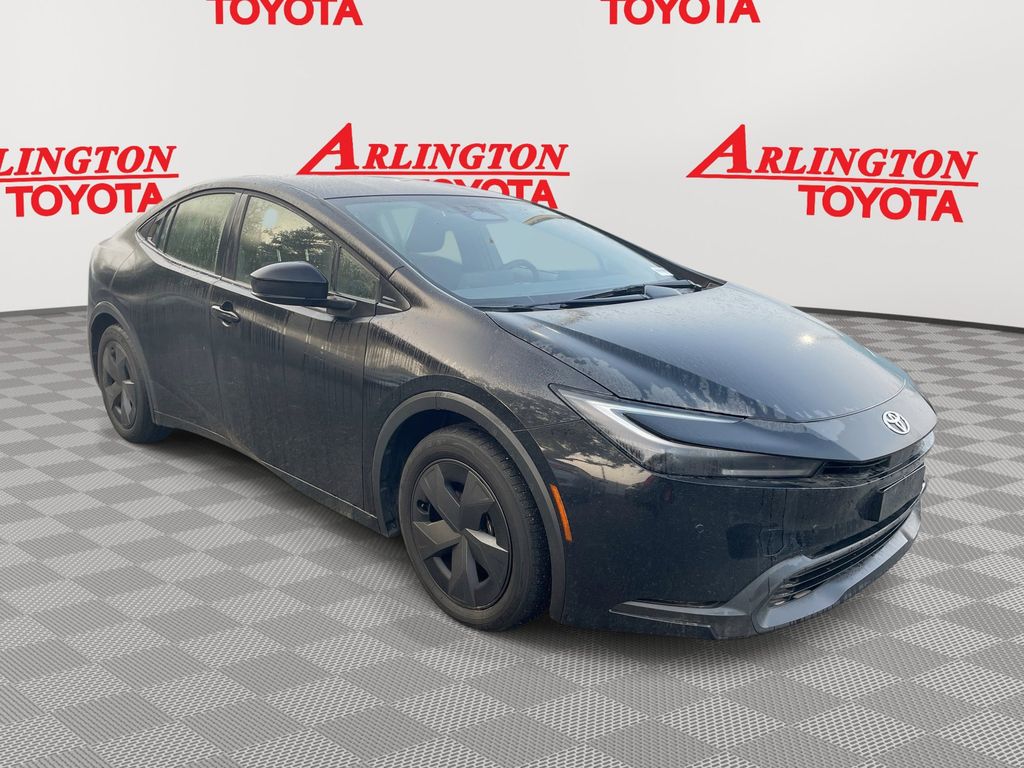2024 Toyota Prius LE's photo