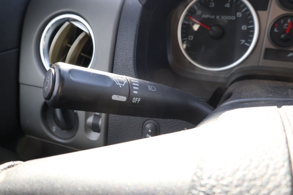 Thumbnail: 2005 Ford F-150 - 23