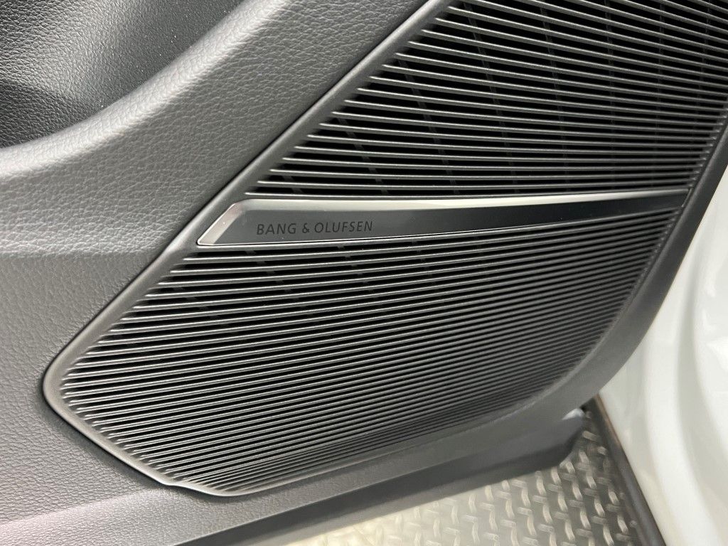 Thumbnail: 2026 Audi SQ8 - 27