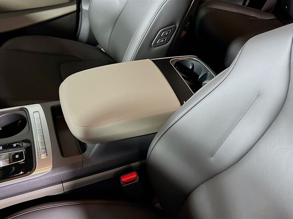 2025 Kia Carnival Hybrid EX