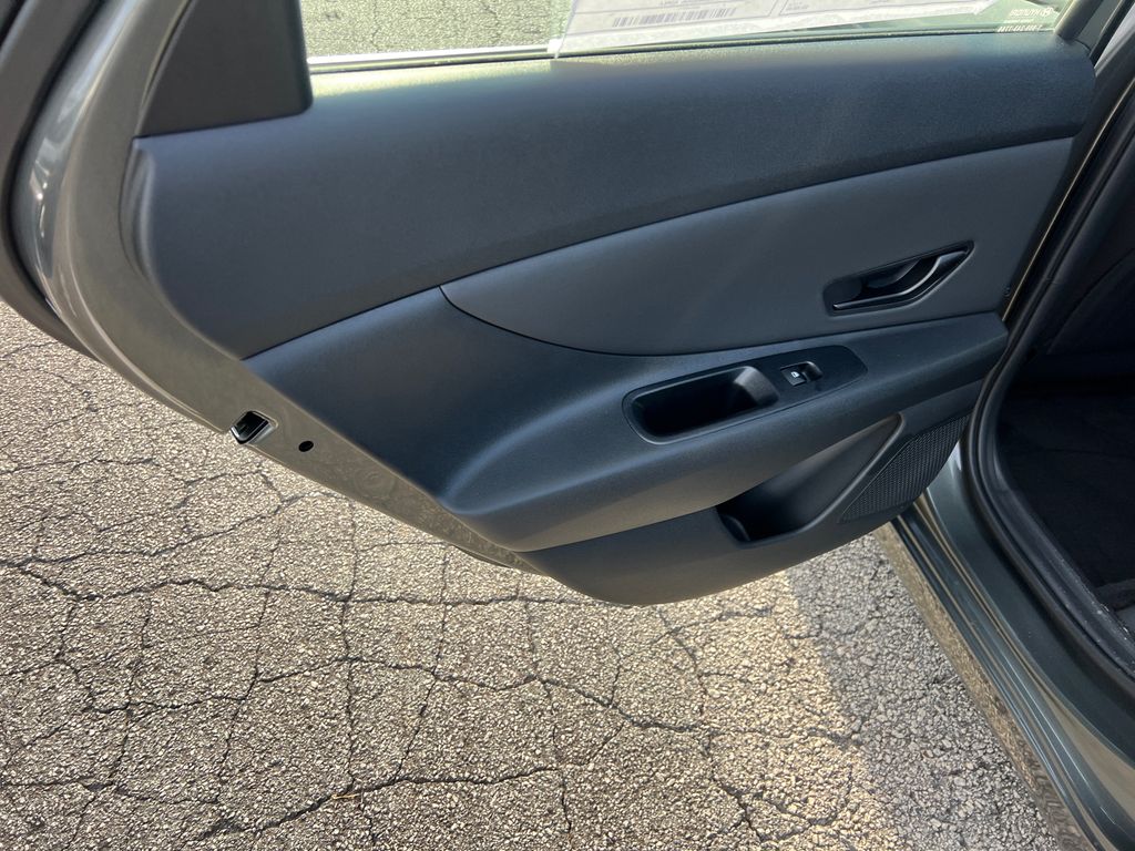 2025 Hyundai Elantra SEL Sport - 11