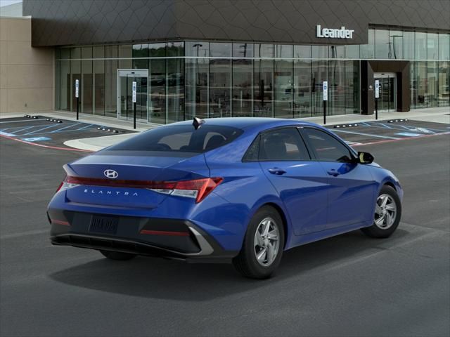 2025 Hyundai Elantra SE 4