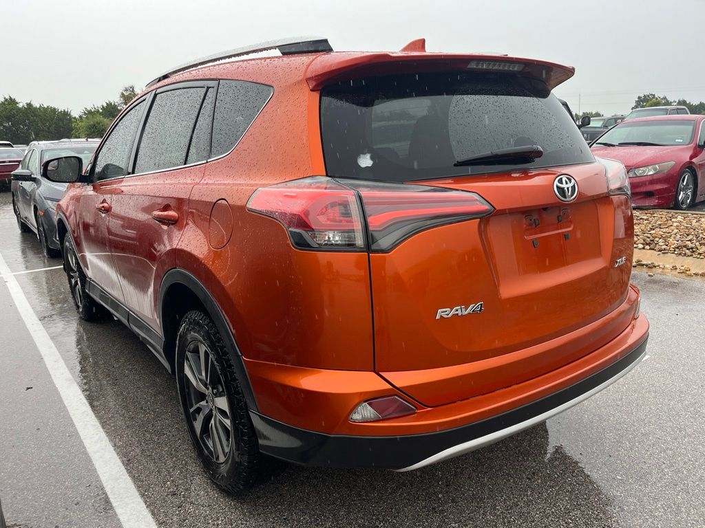 Thumbnail: 2016 Toyota RAV4 - 4