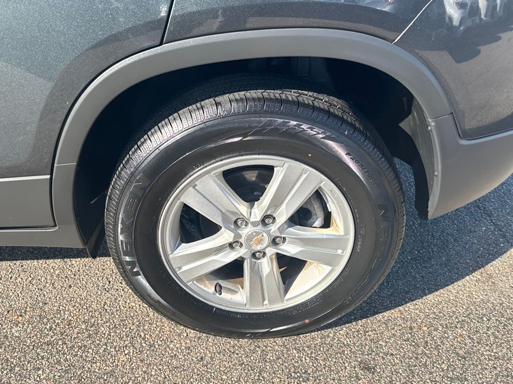 2020 Chevrolet Trax LS photo 33