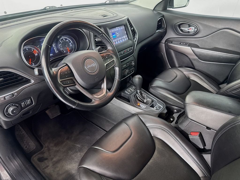 Used Car 2021 Jeep Cherokee  Latitude Plus For Sale Under $20,000 In Austin, Texas