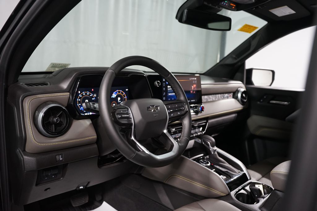 Thumbnail: 2025 Chevrolet Colorado - 13