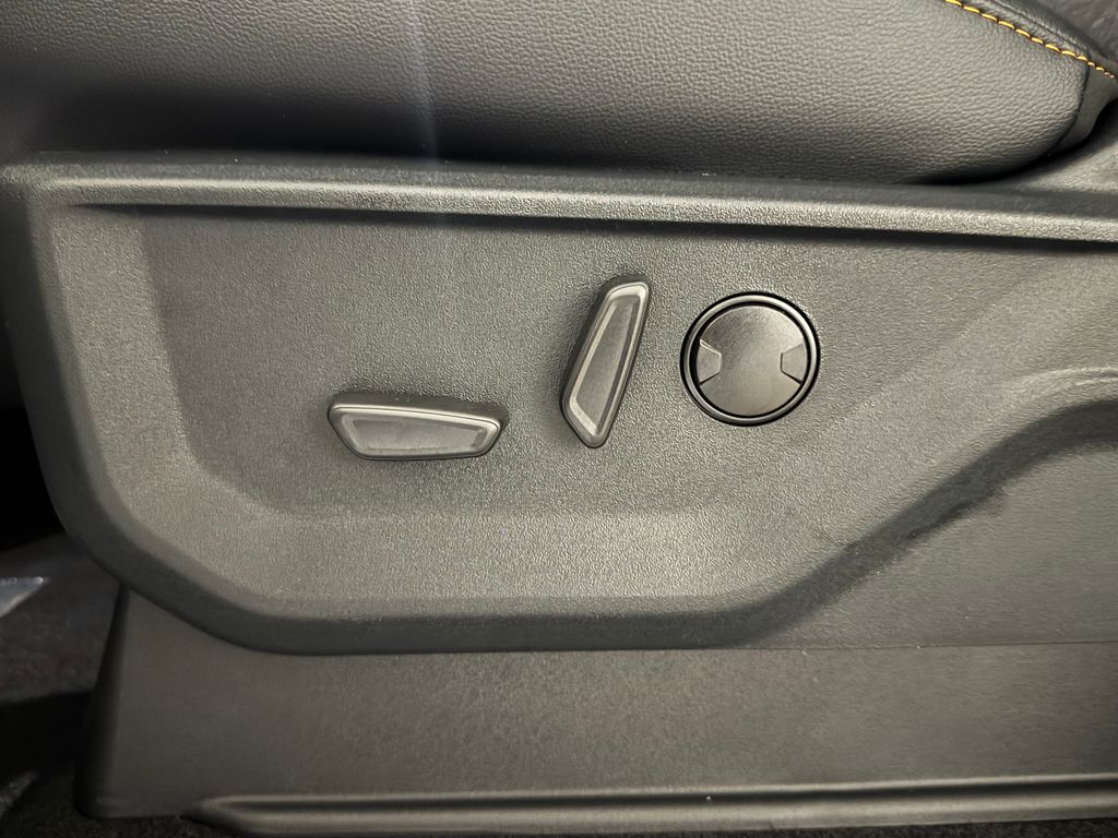 New 2026 White Ford Tremor image 28